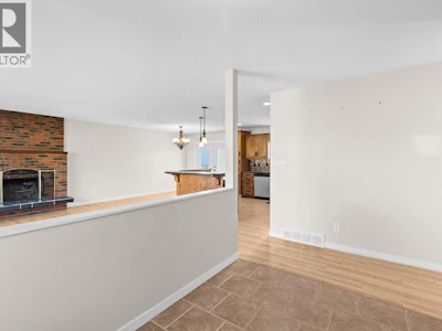 2582 Neufeld Crescent - 5