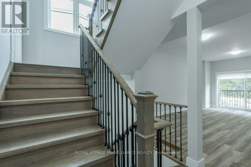 16-550 Brealey Drive, Peterborough, ON, K9K 2R8 - 21