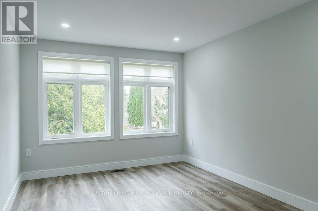 16-550 Brealey Drive, Peterborough, ON, K9K 2R8 - 33
