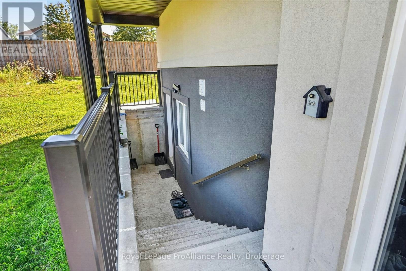 16-550 Brealey Drive, Peterborough, ON, K9K 2R8 - 4