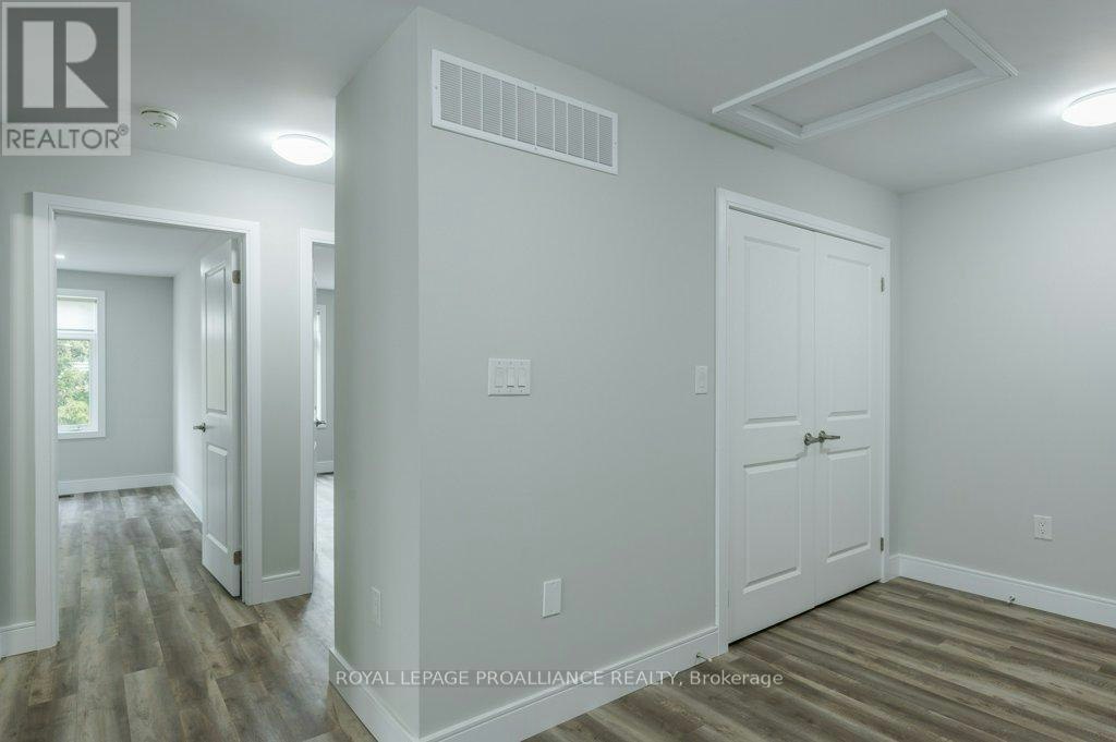 16-550 Brealey Drive, Peterborough, ON, K9K 2R8 - 31