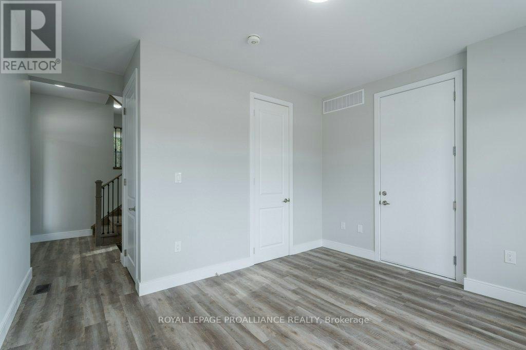 16-550 Brealey Drive, Peterborough, ON, K9K 2R8 - 10