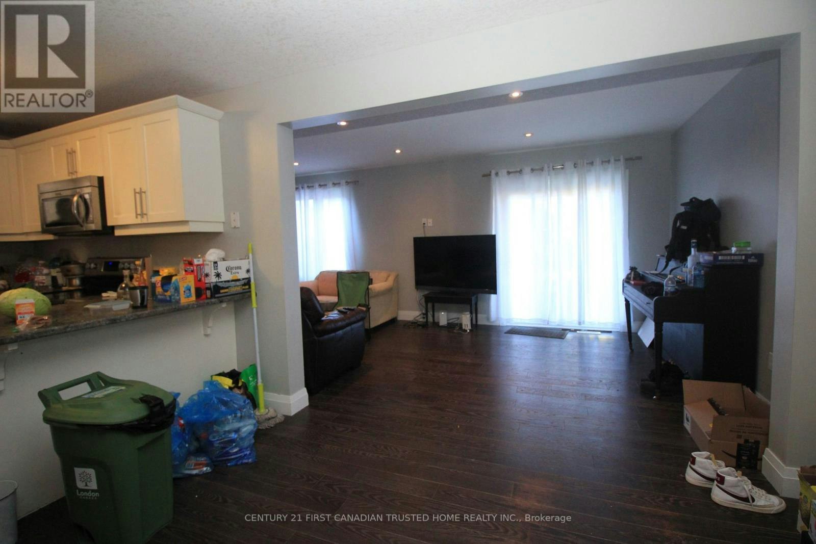 6832 Vallas Circle, London, ON, N6P 0B5 - 6