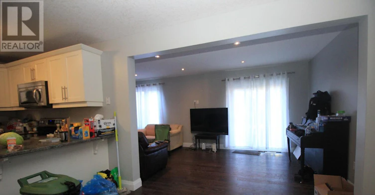 6832 Vallas Circle, London, ON, N6P 0B5 - 6