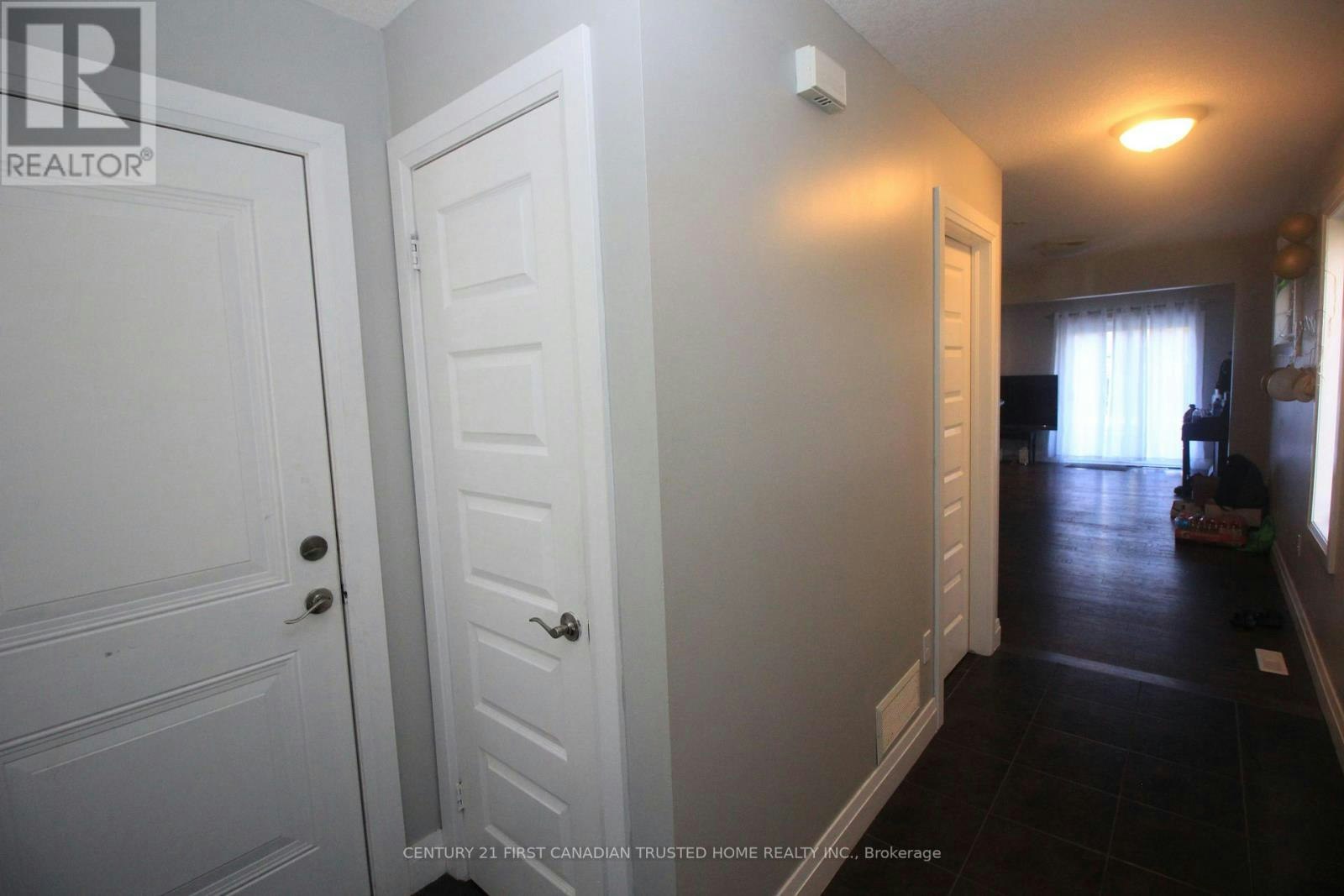 6832 Vallas Circle, London, ON, N6P 0B5 - 5
