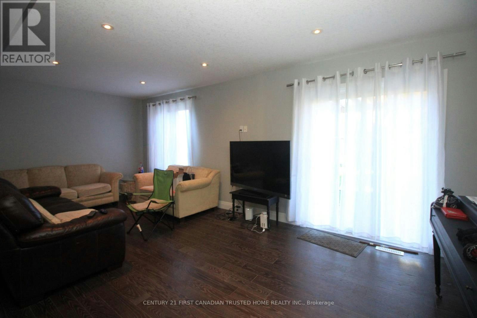 6832 Vallas Circle, London, ON, N6P 0B5 - 8