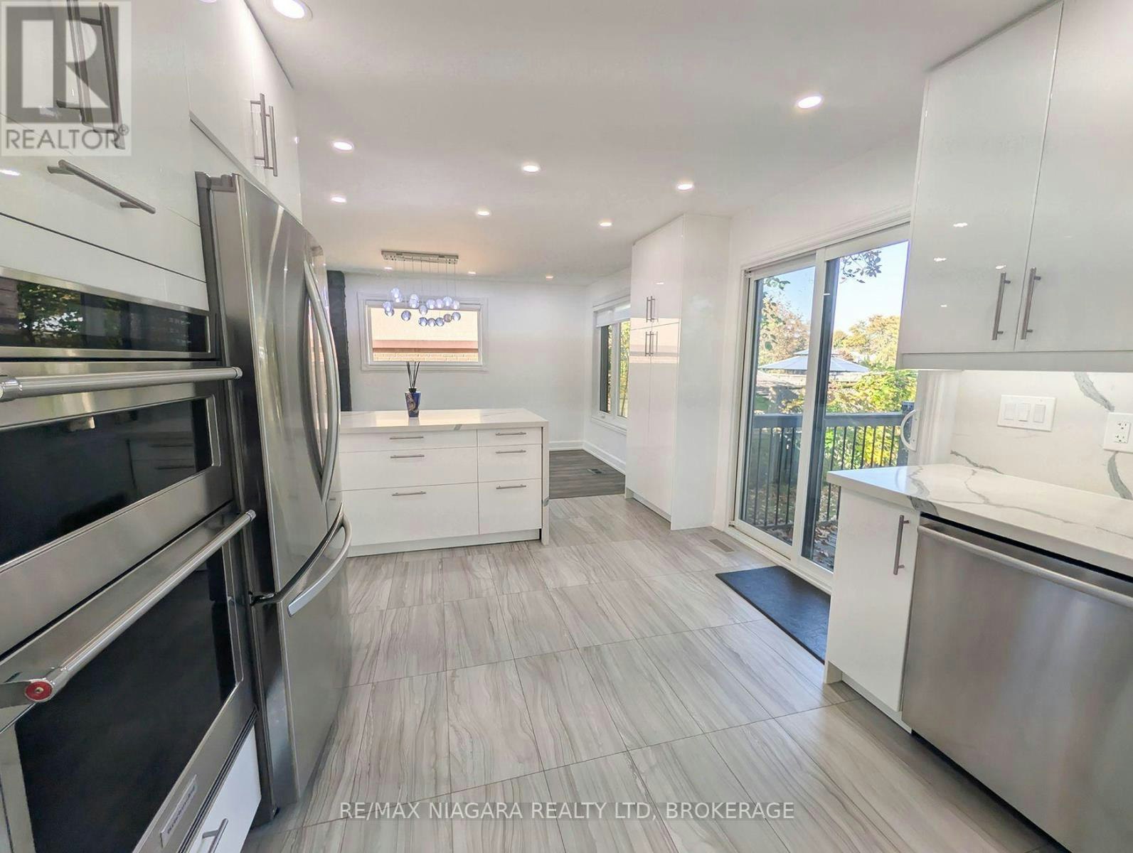2474 Bridge Road, Oakville, ON, L6L 2H2 - 10
