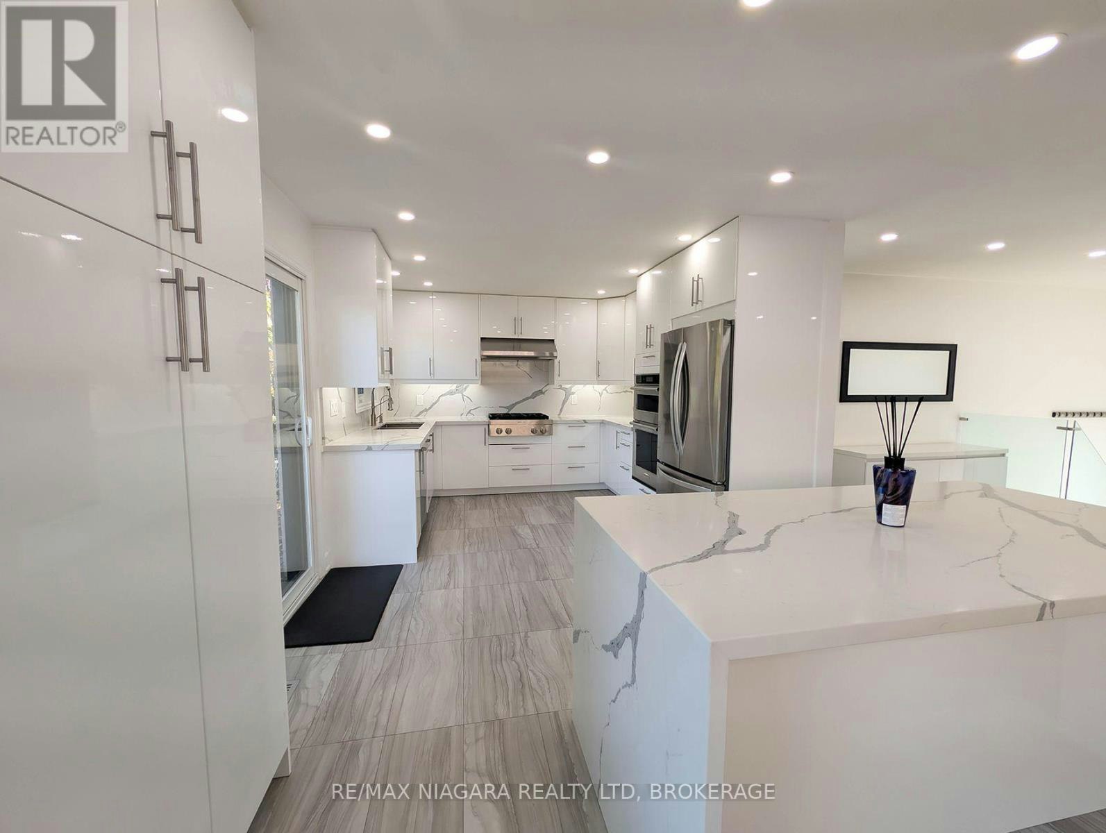 2474 Bridge Road, Oakville, ON, L6L 2H2 - 8