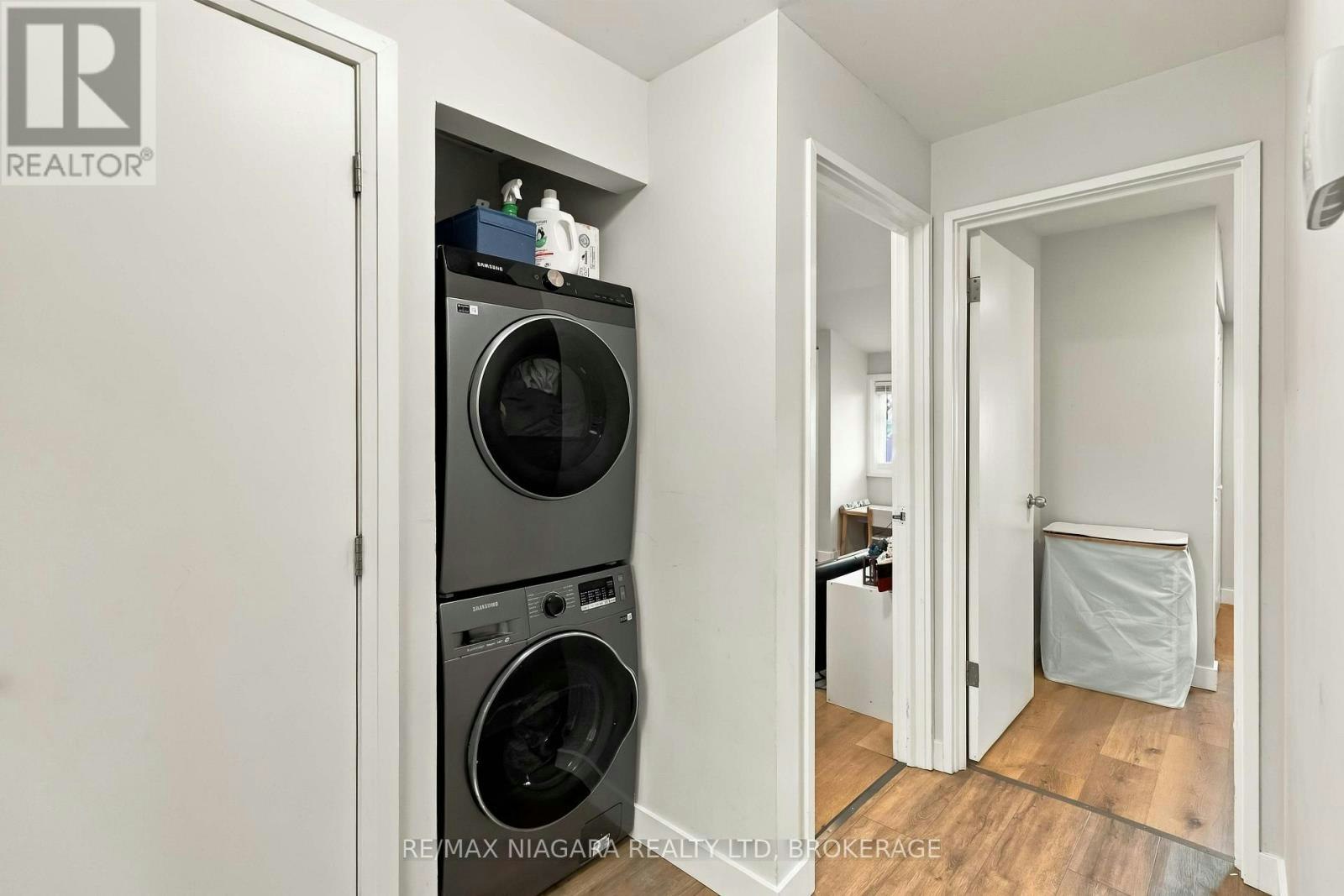 MAIN-1852 Truscott Drive, Mississauga, ON, L5J 2A2 - 22