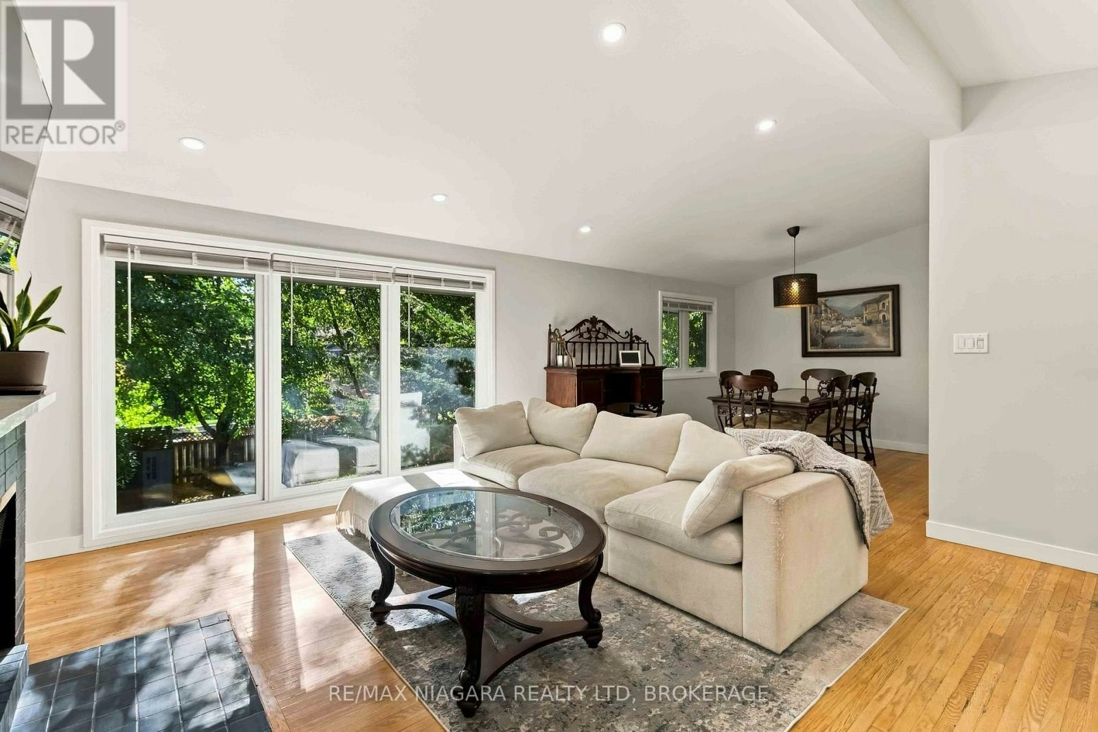MAIN-1852 Truscott Drive, Mississauga, ON, L5J 2A2 - 6