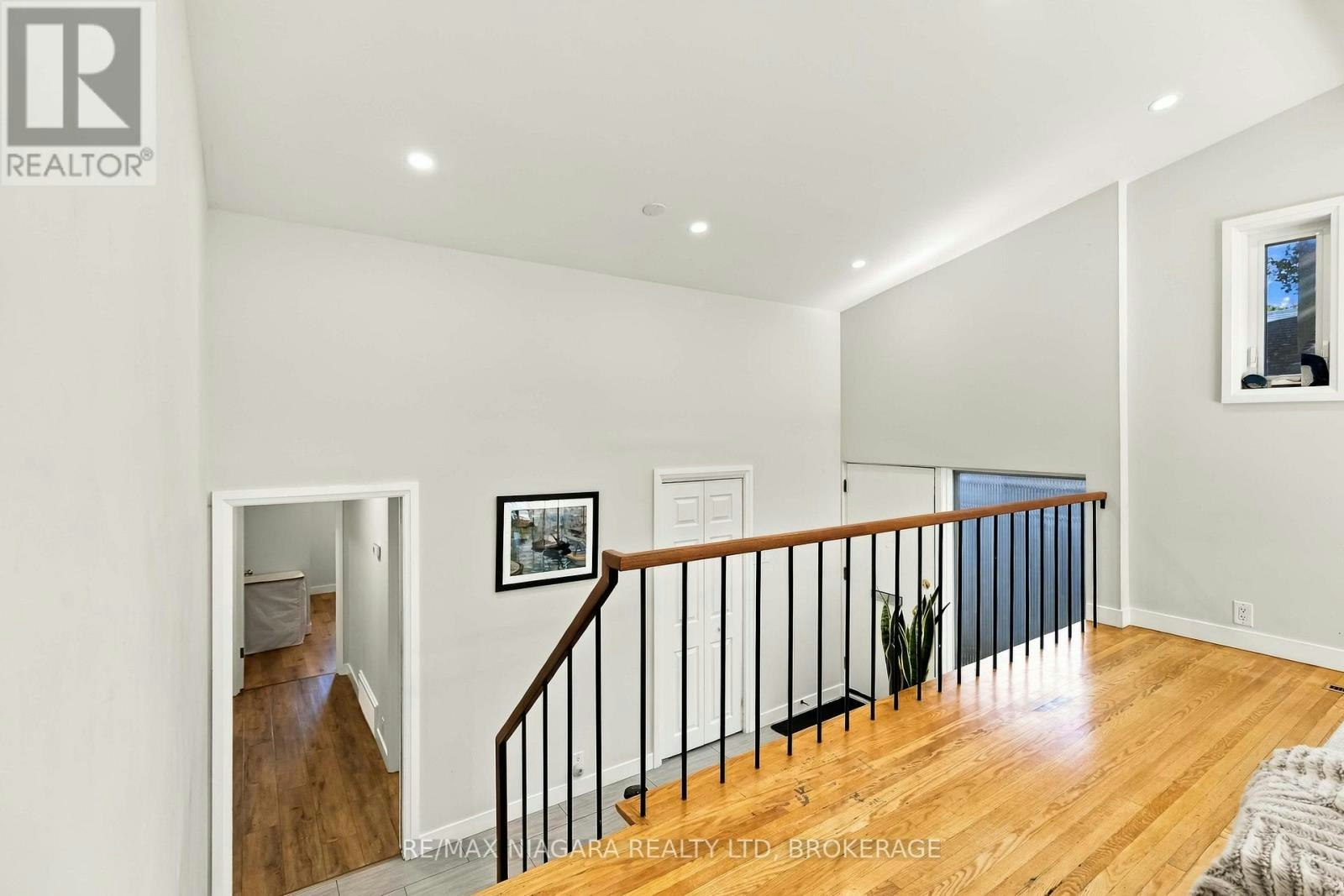 MAIN-1852 Truscott Drive, Mississauga, ON, L5J 2A2 - 9