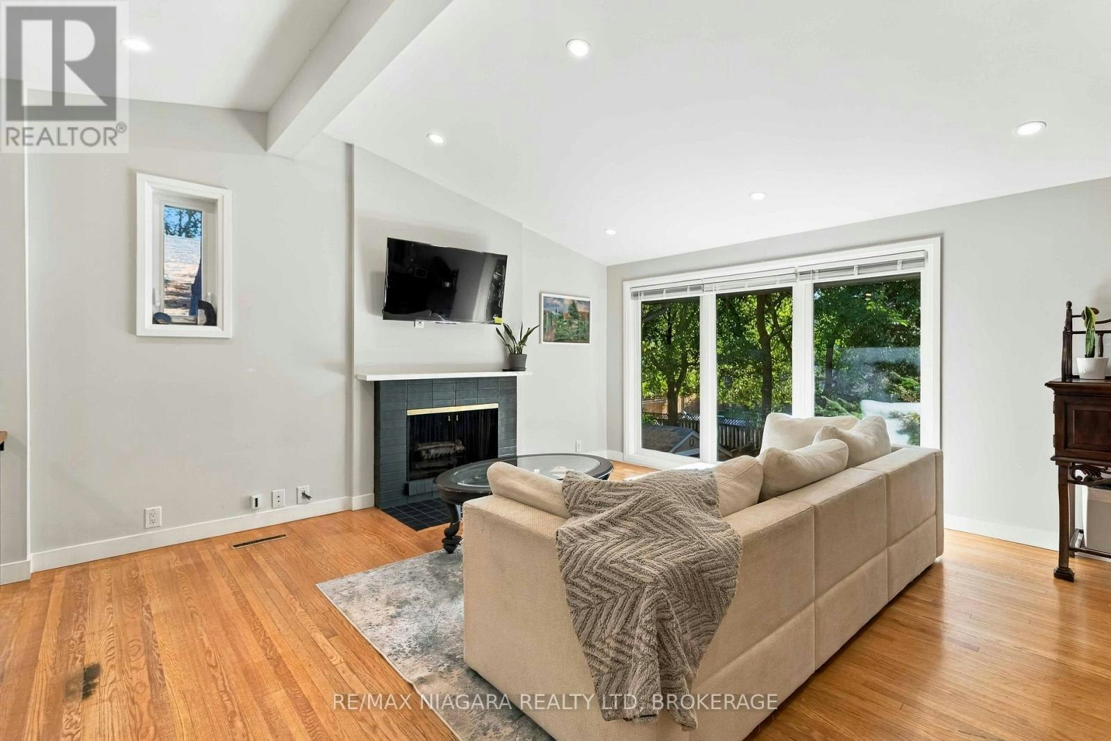 MAIN-1852 Truscott Drive, Mississauga, ON, L5J 2A2 - 5
