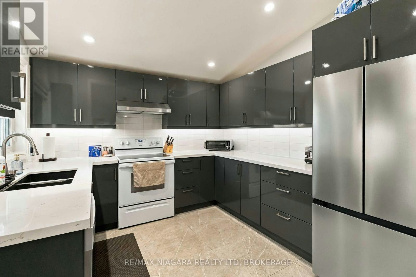 MAIN-1852 Truscott Drive, Mississauga, ON, L5J 2A2 - 13