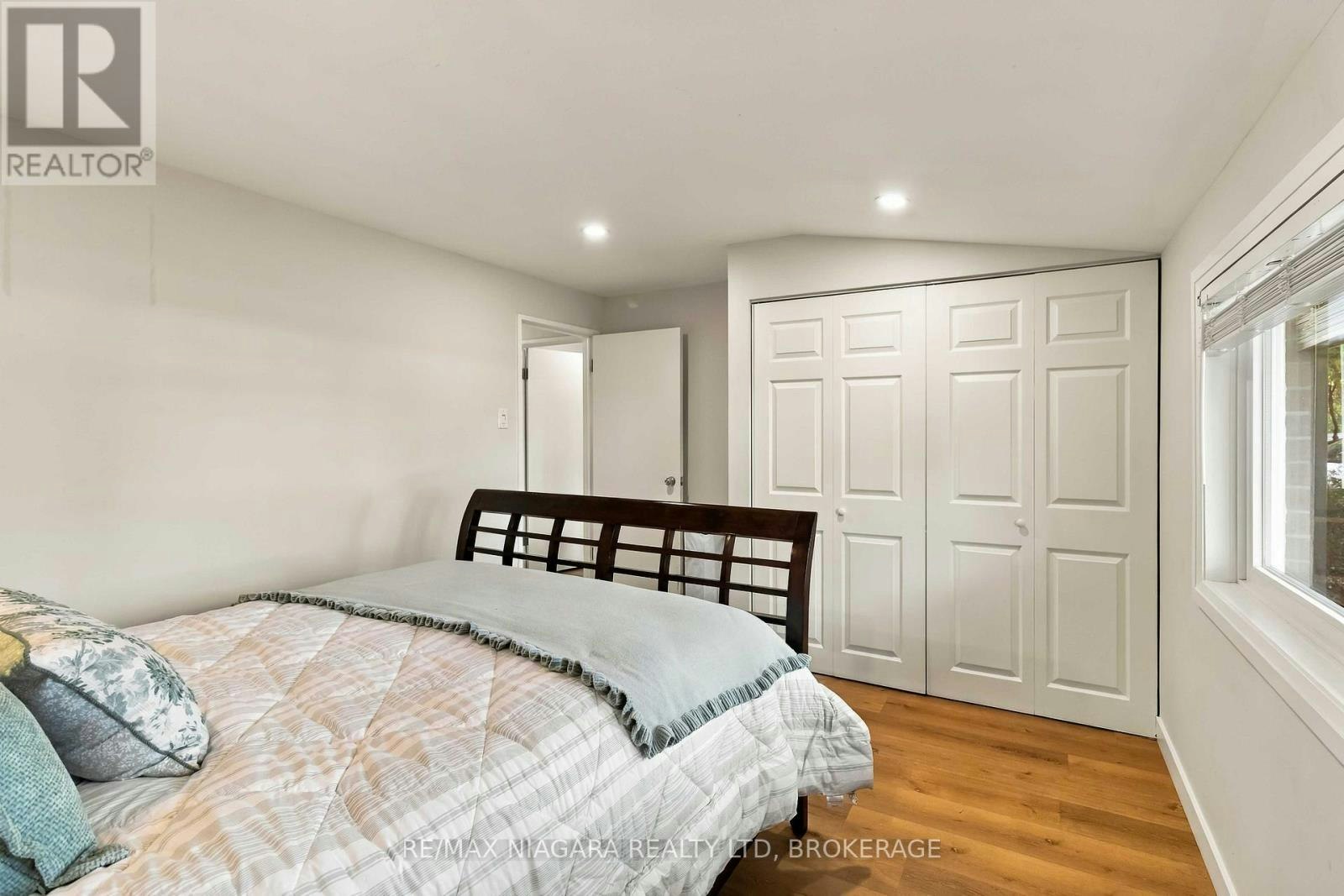 MAIN-1852 Truscott Drive, Mississauga, ON, L5J 2A2 - 19