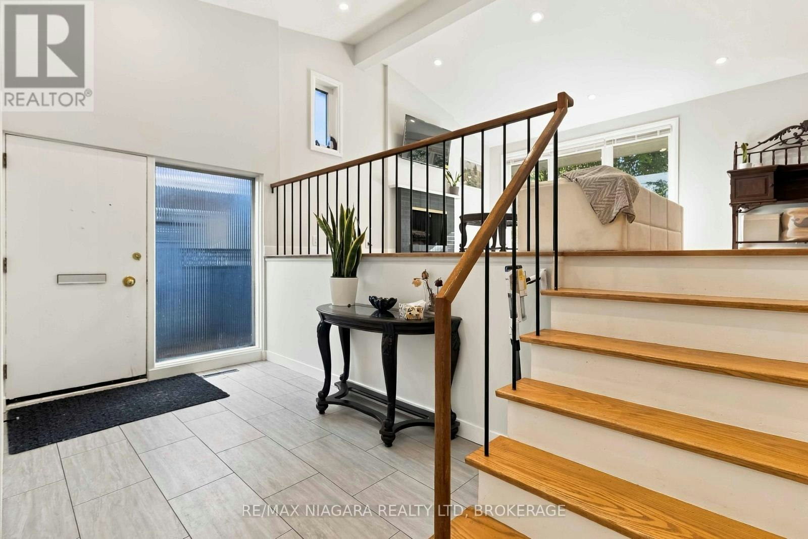 MAIN-1852 Truscott Drive, Mississauga, ON, L5J 2A2 - 4
