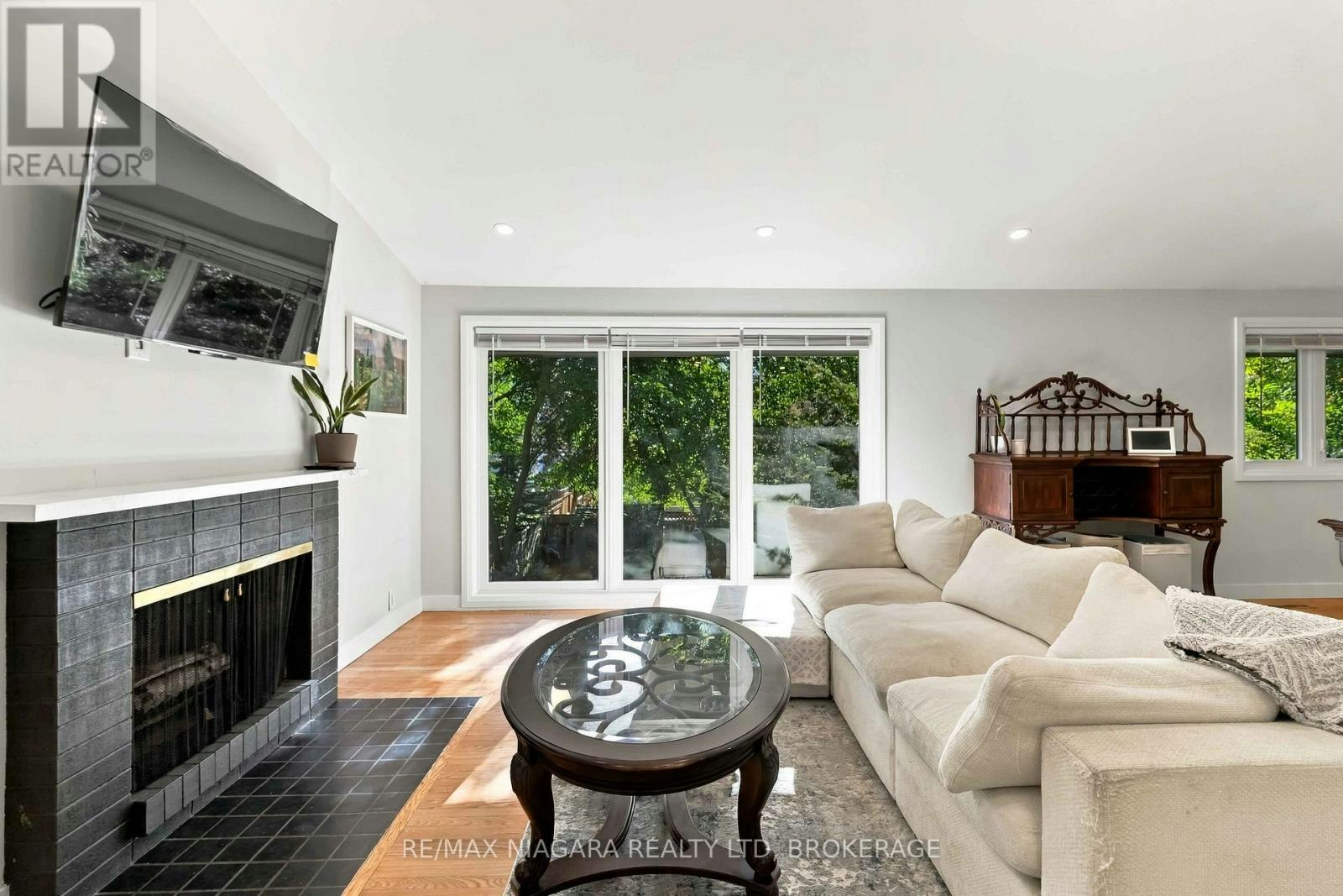 MAIN-1852 Truscott Drive, Mississauga, ON, L5J 2A2 - 7