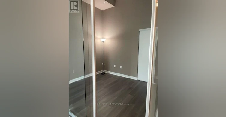 523-3900 Confederation Parkway, Mississauga, ON, L5B 0M3 - 26