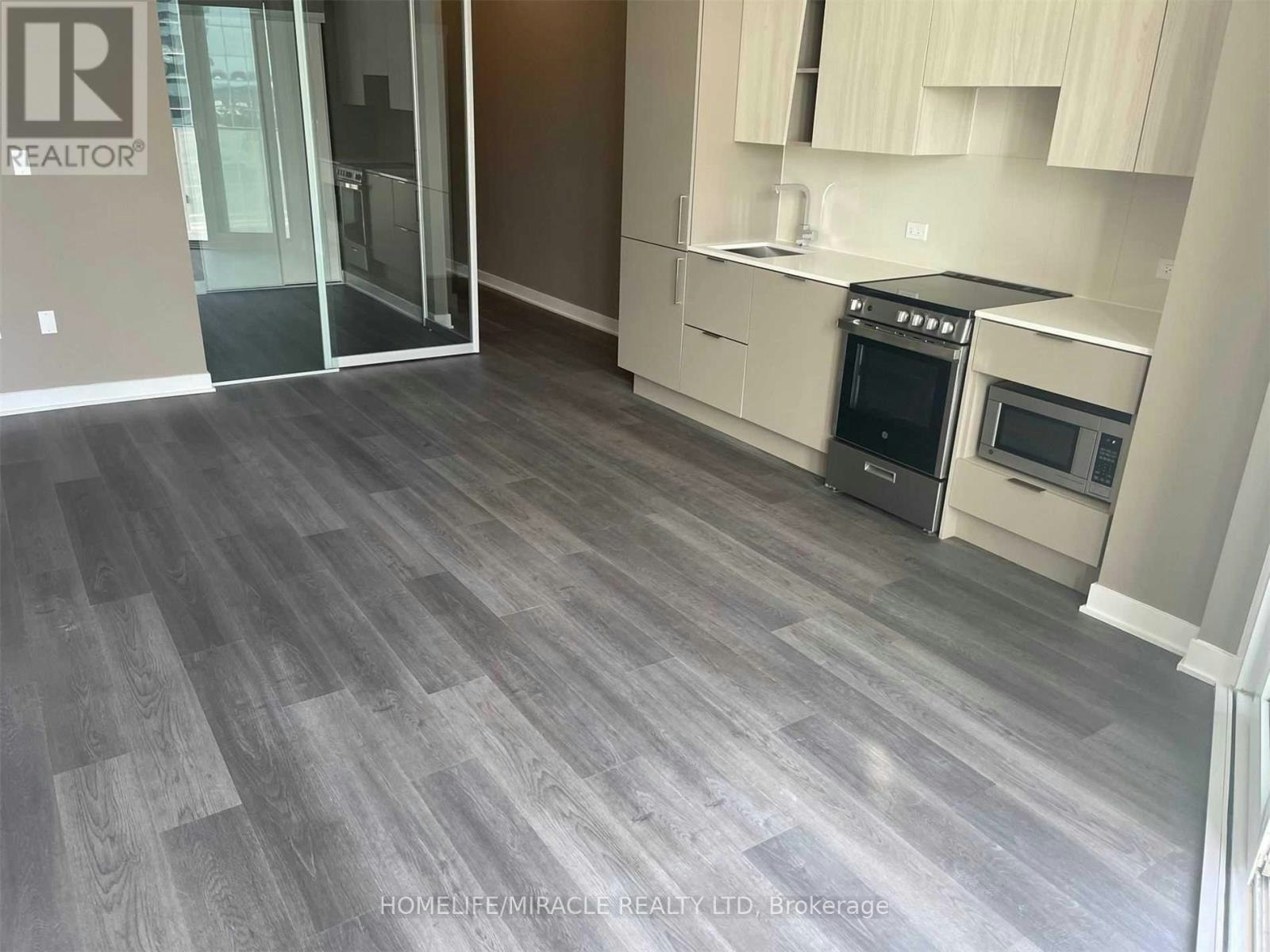 523-3900 Confederation Parkway, Mississauga, ON, L5B 0M3 - 9