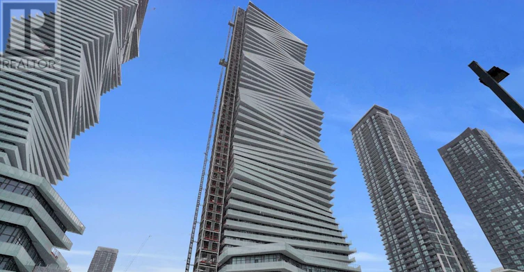 225-3900 Confederation Parkway, Mississauga, ON, L5B 0K7