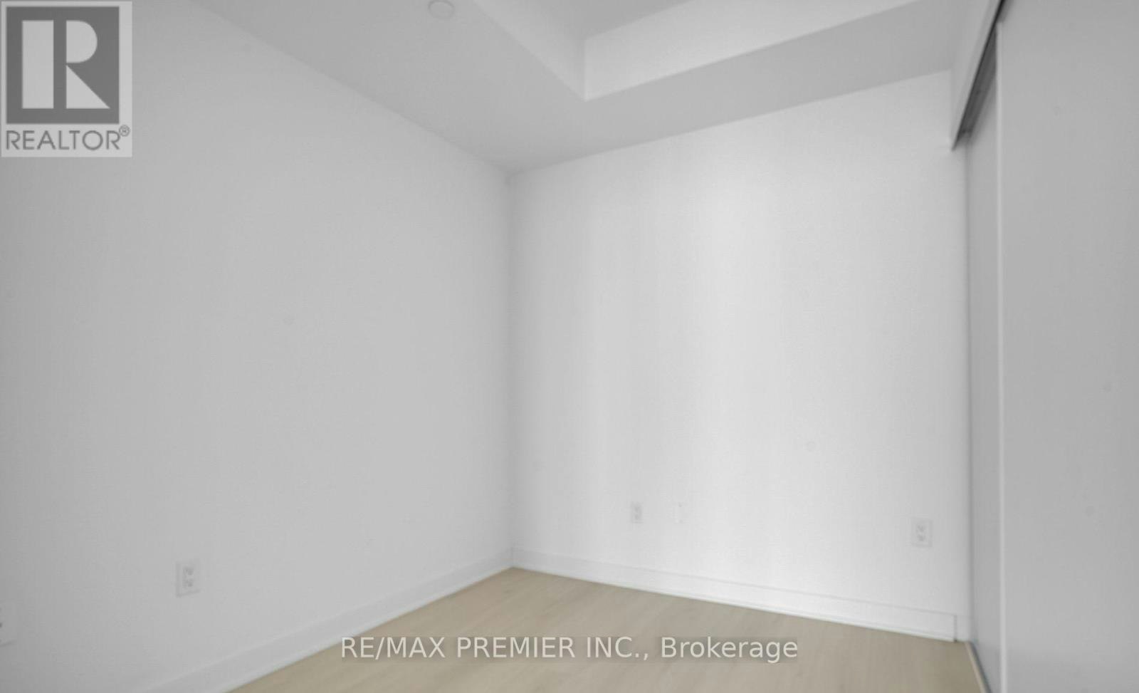225-3900 Confederation Parkway, Mississauga, ON, L5B 0K7 - 8
