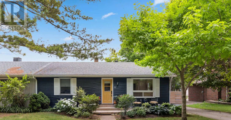 32 Louisa Street, Blue Mountains, ON, N0H 2P0