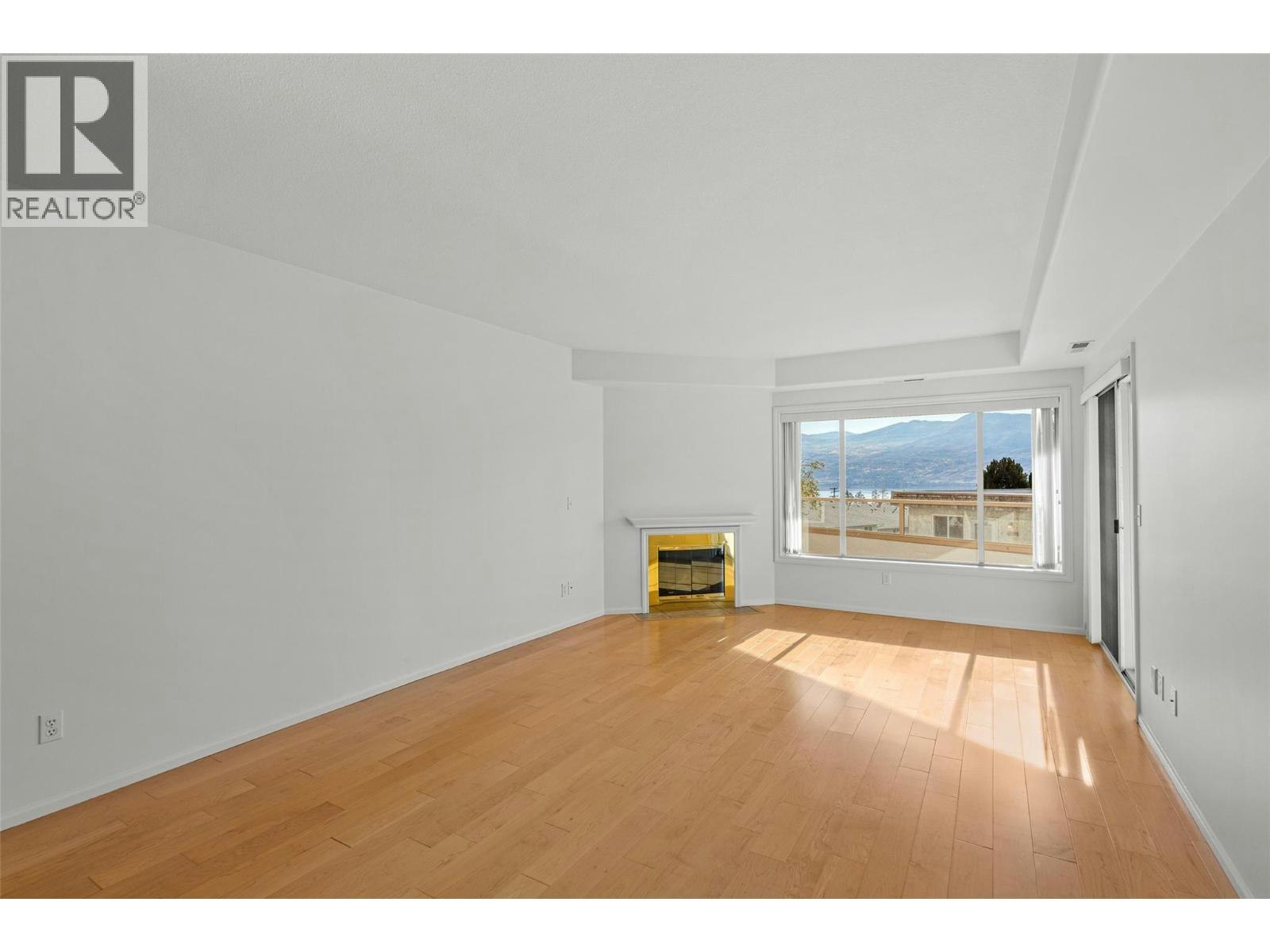 107-3767 Brown Road - 2