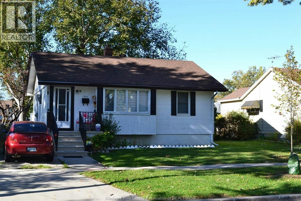 1929 Ellrose, Windsor, ON, N8W 4V1