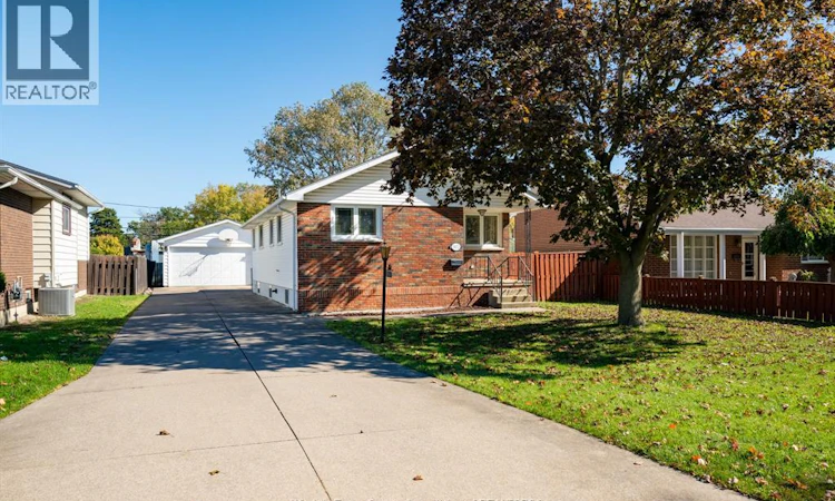 3172 Clemenceau Boulevard