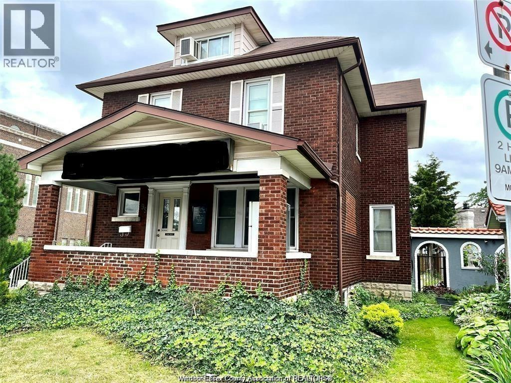 95 Giles Boulevard East, Windsor, ON, N9A 4B8