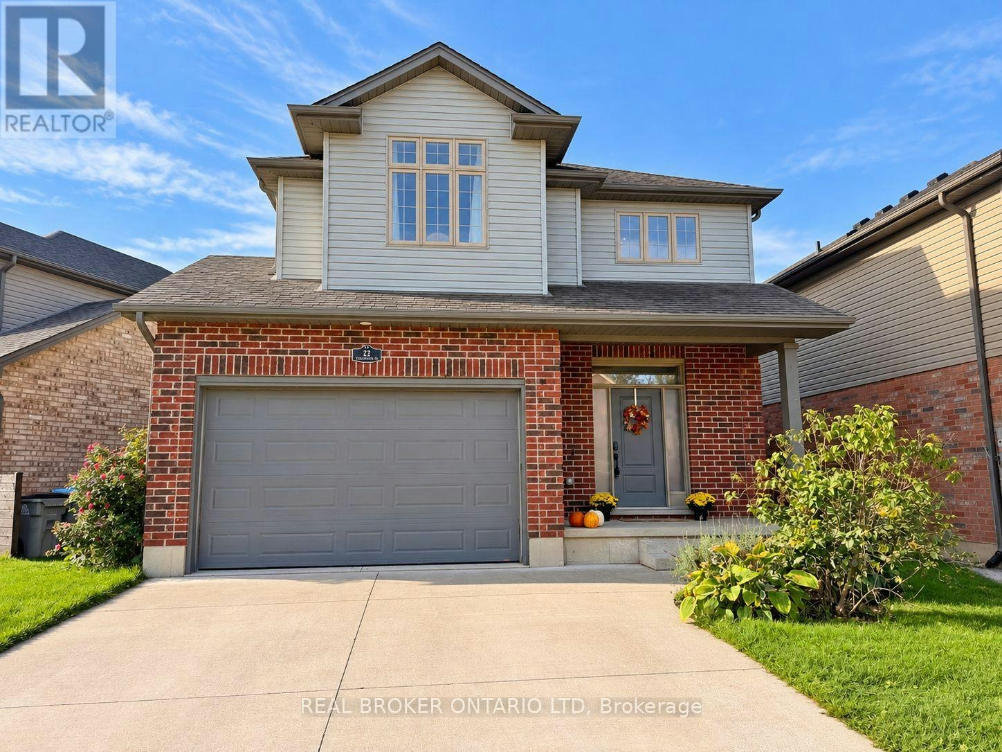 22 Queensway Drive, Strathroy, ON, N7G 4M3