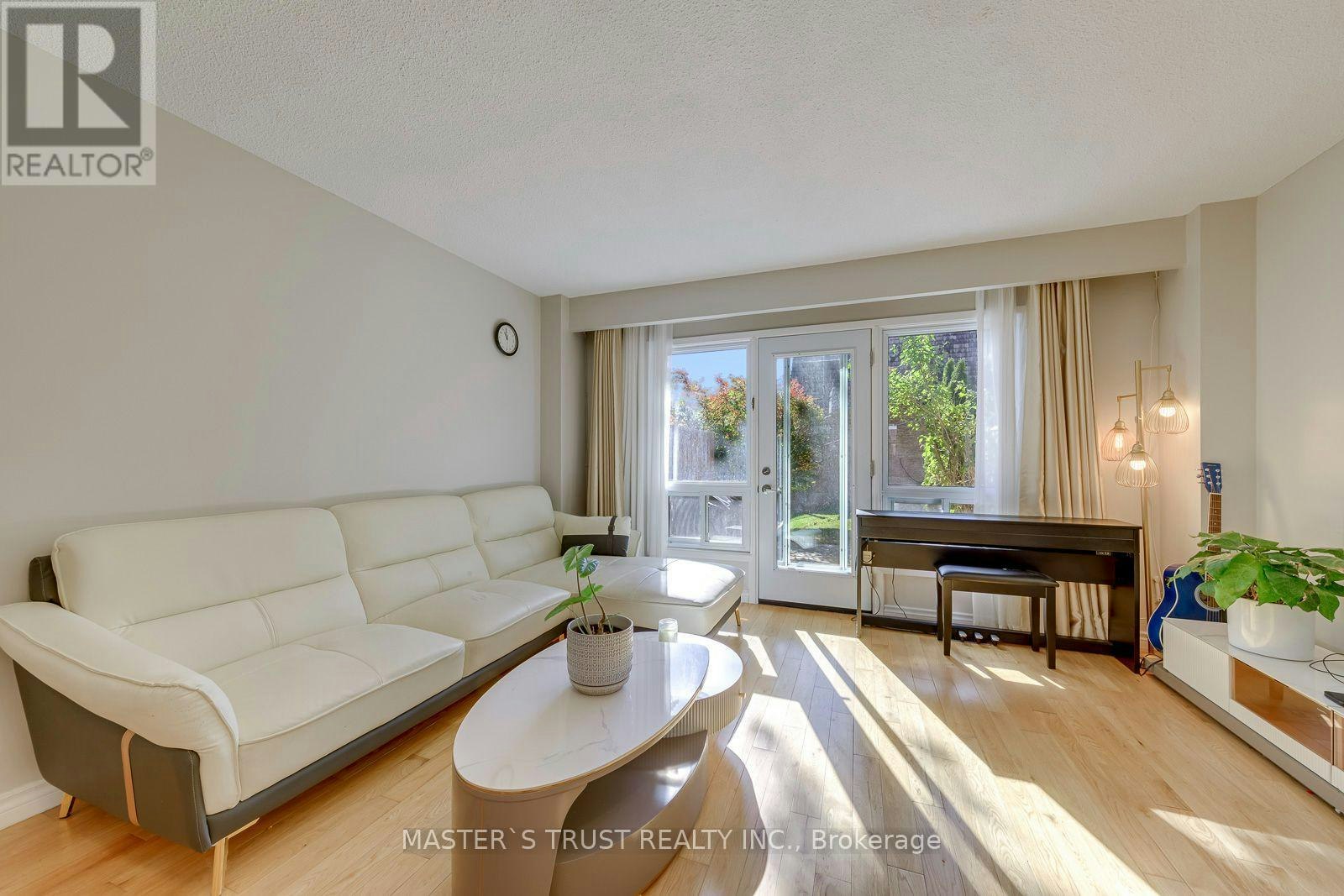 44 Tangle Briar Way, Toronto, ON, M2J 2M4 - 16