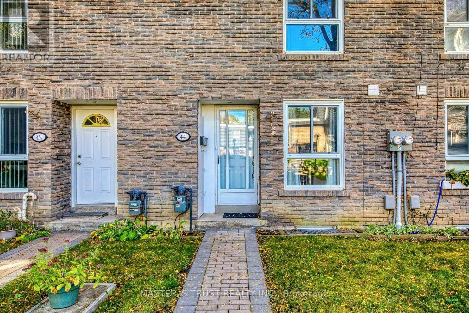 44 Tangle Briar Way, Toronto, ON, M2J 2M4 - 2