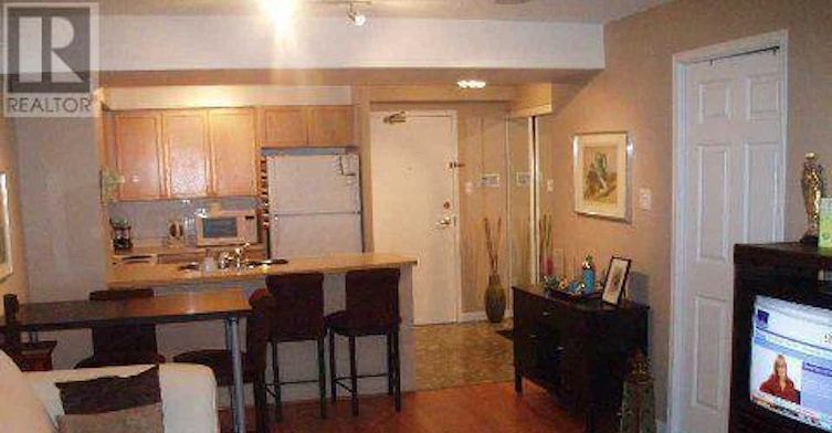201-109 Front Street, Toronto, ON, M5A 4P7 - 2