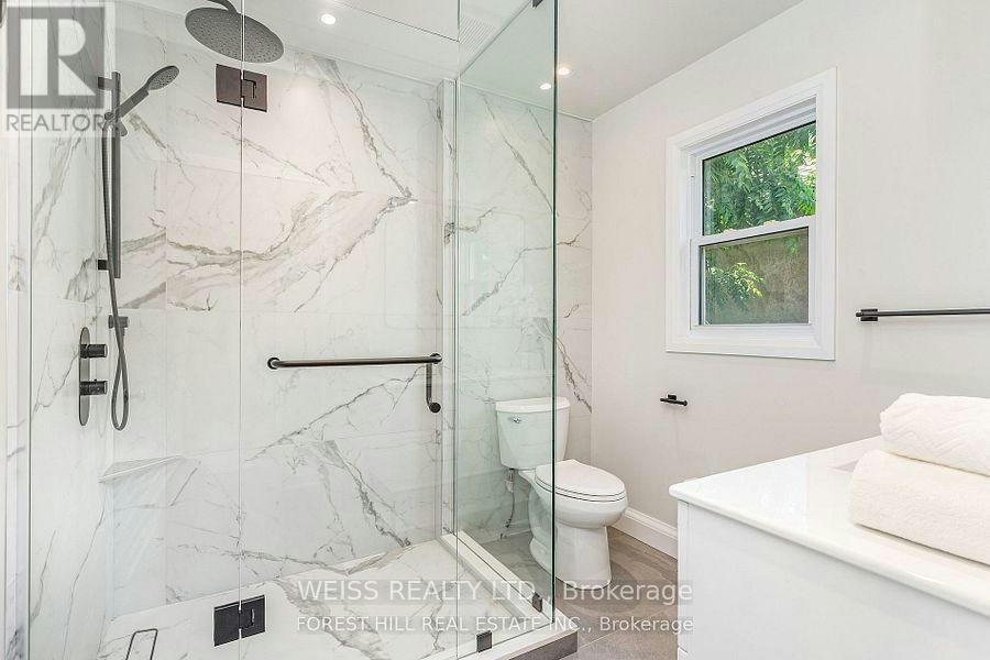 65 Prince Charles Drive, Toronto, ON, M6A 2H4 - 12