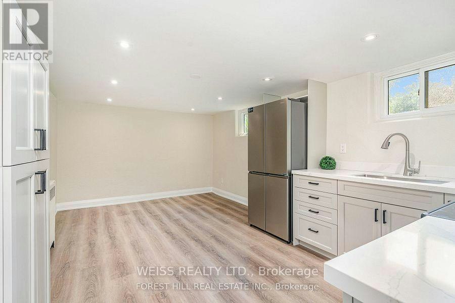 65 Prince Charles Drive, Toronto, ON, M6A 2H4 - 22