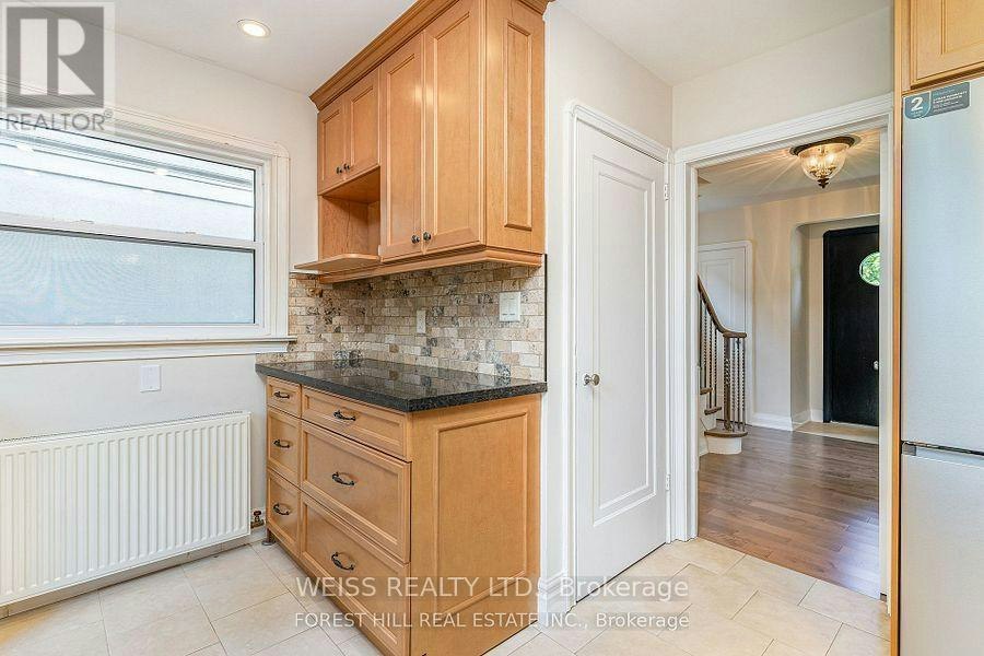 65 Prince Charles Drive, Toronto, ON, M6A 2H4 - 5