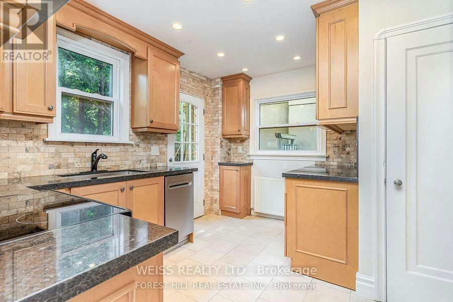 65 Prince Charles Drive, Toronto, ON, M6A 2H4 - 6