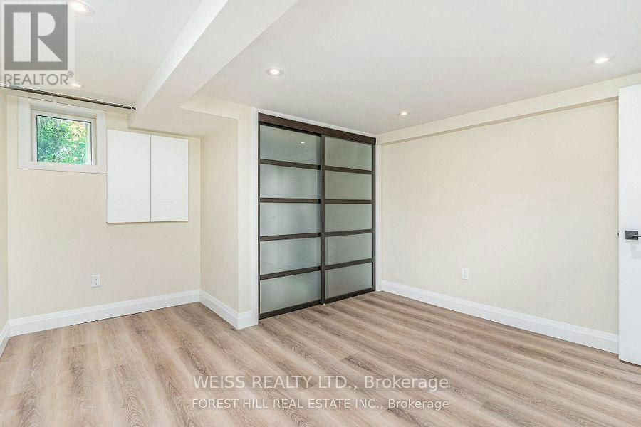65 Prince Charles Drive, Toronto, ON, M6A 2H4 - 10