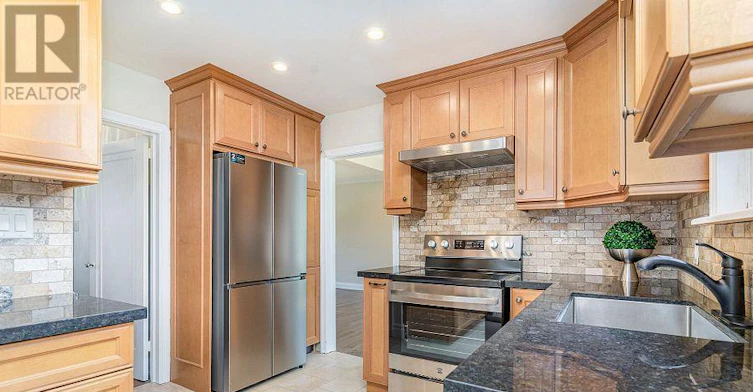 65 Prince Charles Drive, Toronto, ON, M6A 2H4 - 8