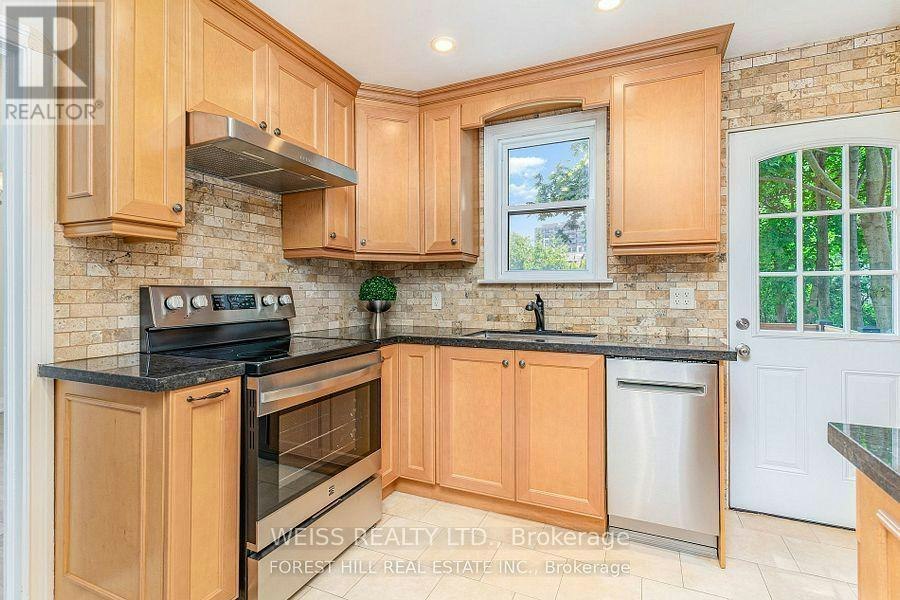 65 Prince Charles Drive, Toronto, ON, M6A 2H4 - 7