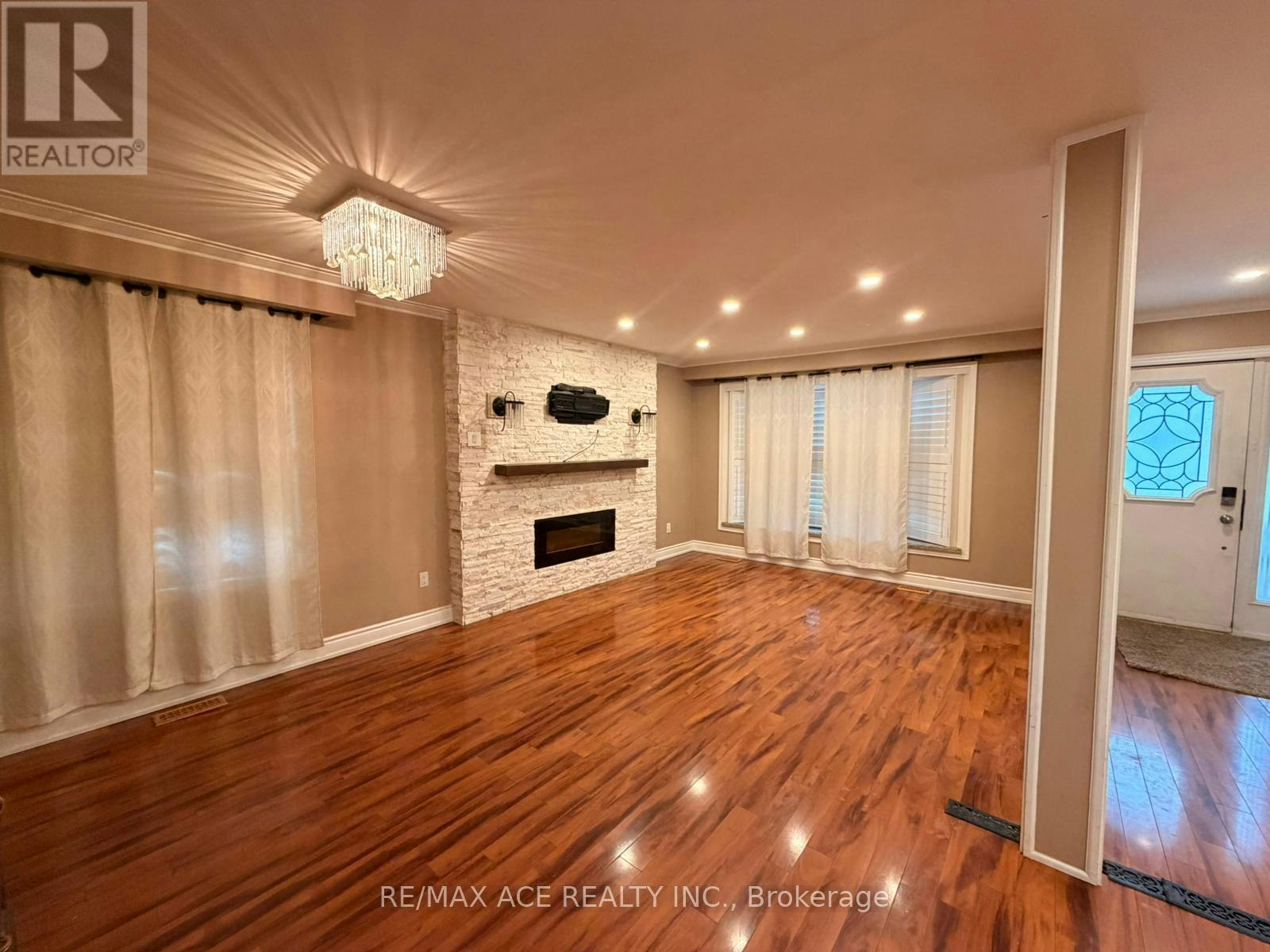MAIN-48 Ronway Crescent, Toronto, ON, M1J 2S2 - 4