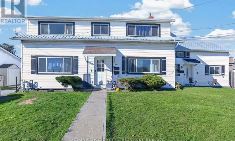 10-12 Manitou Crescent
