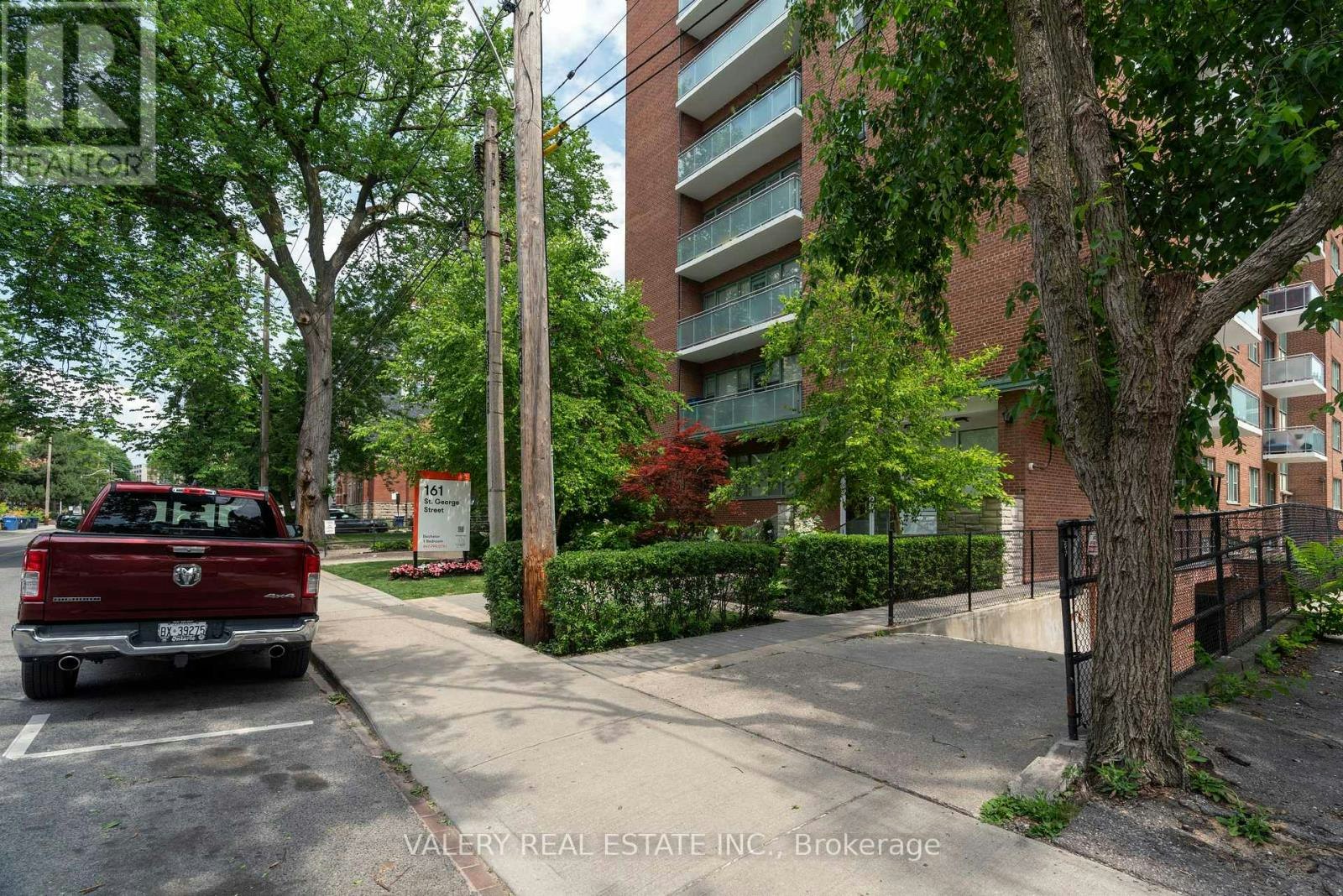 403-161 St. George Street, Toronto, ON, M5R 2M3