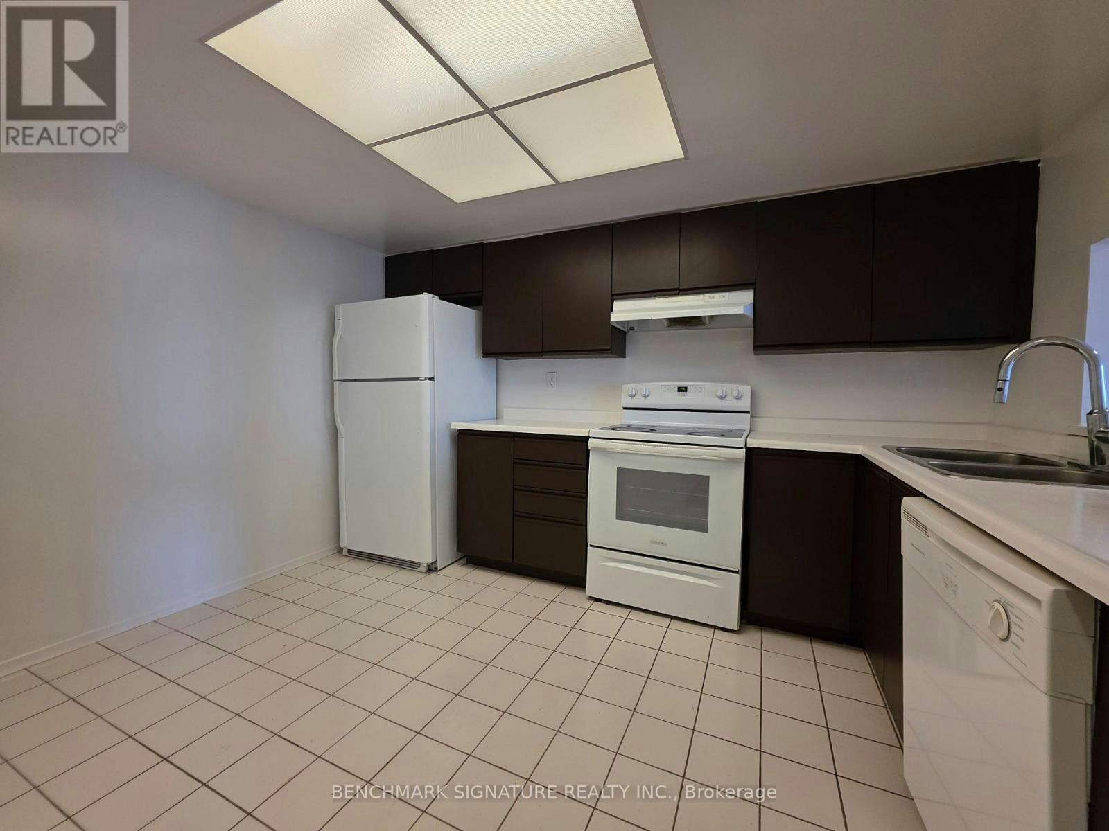 1409-300 Alton Towers Circle, Toronto, ON, M1V 4X9 - 3