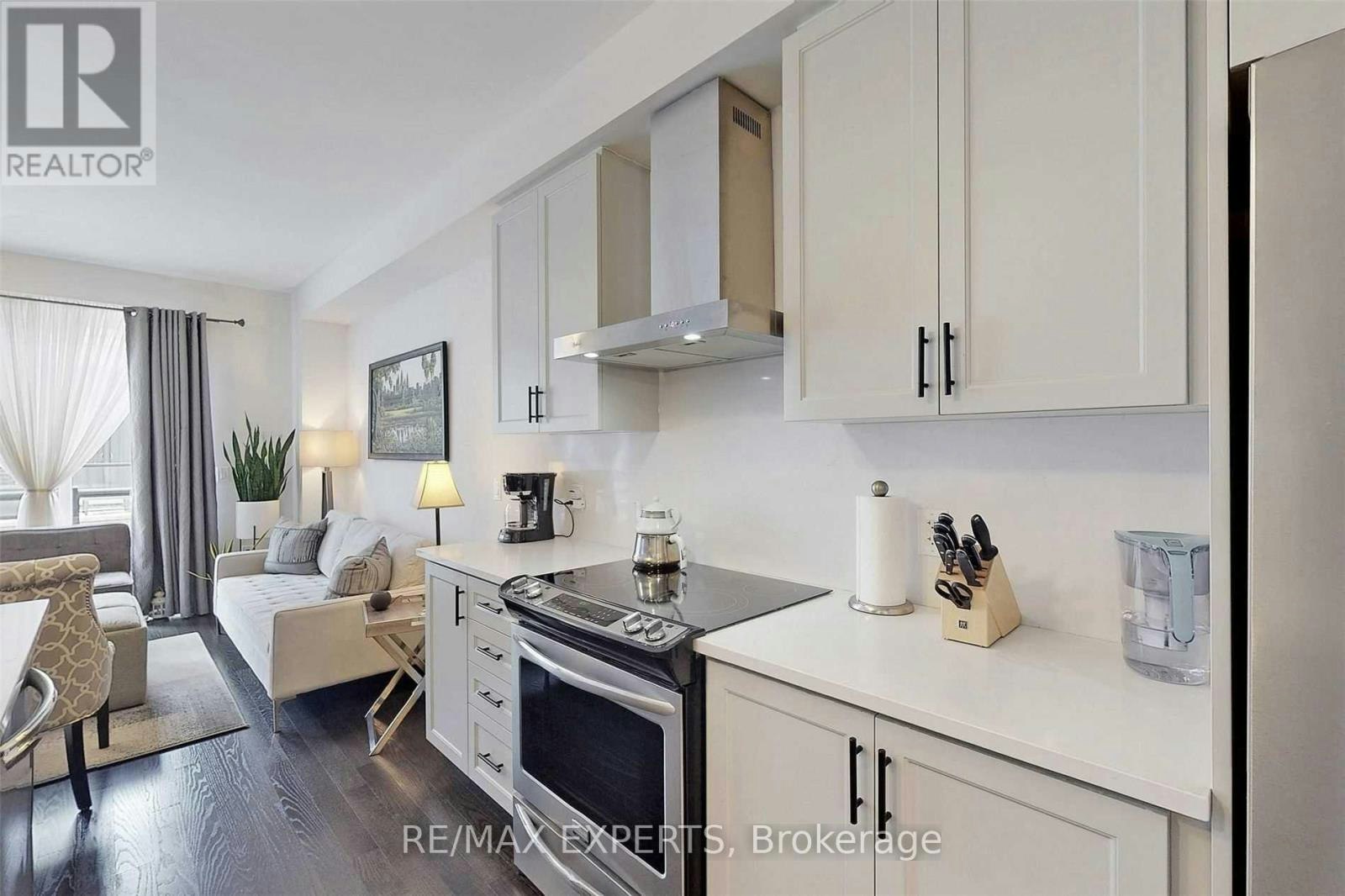 21 Fancamp Drive, Vaughan, ON, L6A 1P9 - 7