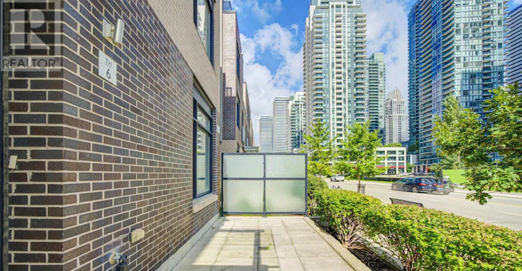 6-4010 Parkside Village Drive, Mississauga, ON, L5B 0K2 - 2