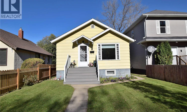 532 13th Street W