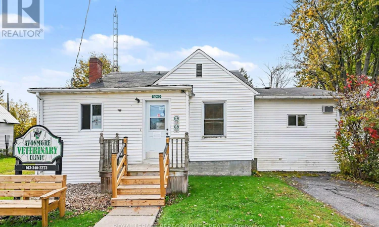 3212 Avonmore Main Street