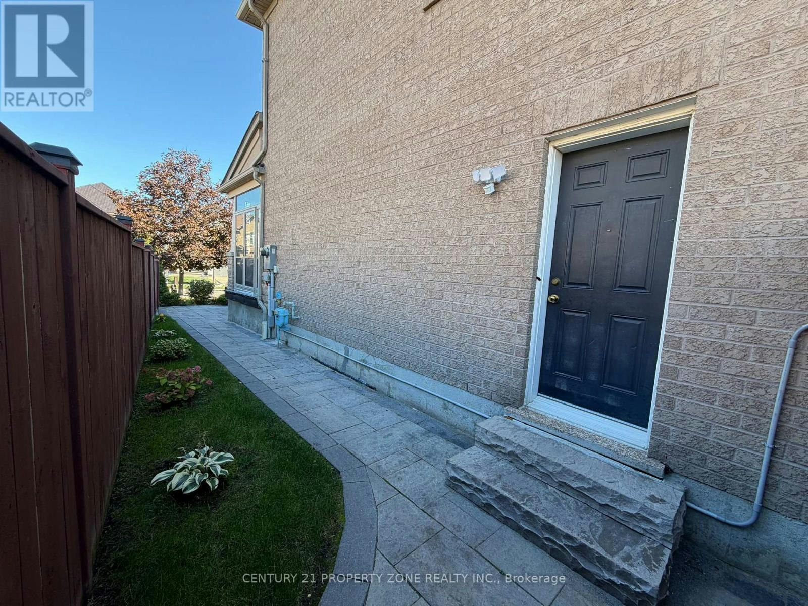 BSMT-7330 Saint Barbara Boulevard, Mississauga, ON, L5W 0C3 - 2