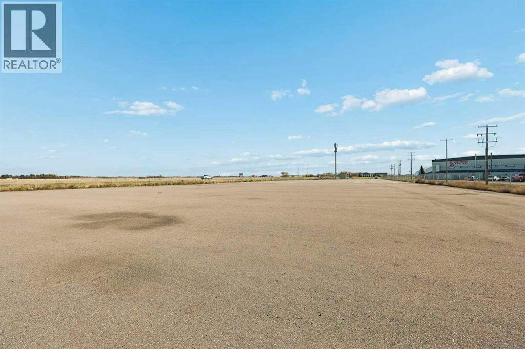 330 Stubb Ross Road, Lethbridge, AB, T1K 7N3 - 2